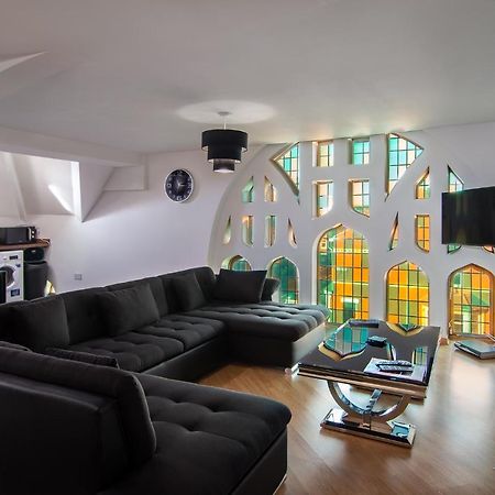 Stunning Church Conversion Close To The Tower Блекпул Екстериор снимка